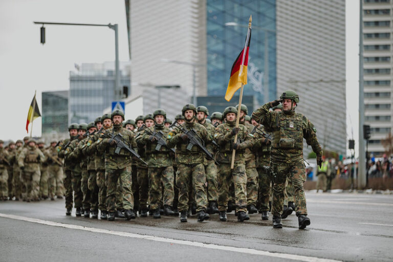 Arbeit Zukunft: The EU is on a war footing