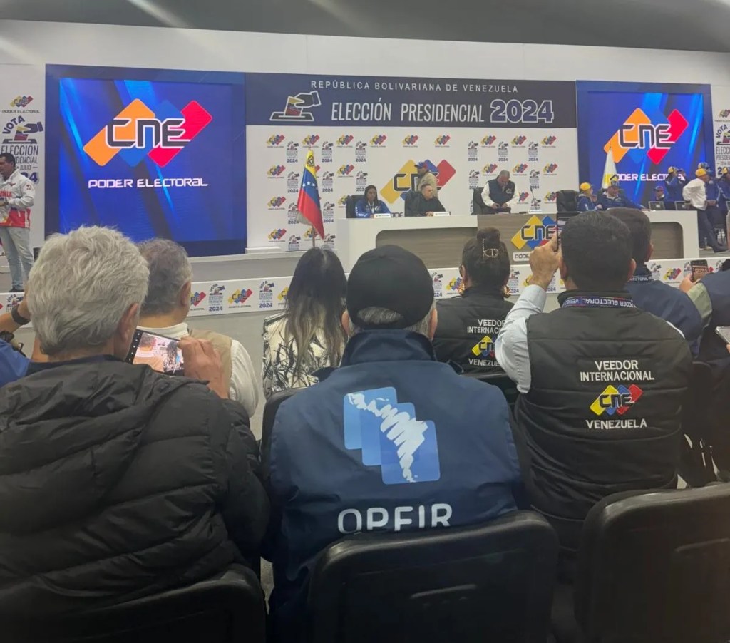 National Lawyers Guild electoral observers praise fairness, transparency of Venezuelan election process