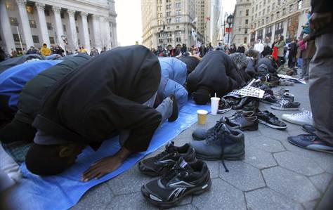 Muslims sue to stop NYPD surveillance