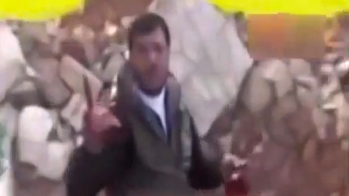 “Rapid descent into sectarian violence”: Video shows Syrian rebel biting into soldier’s heart