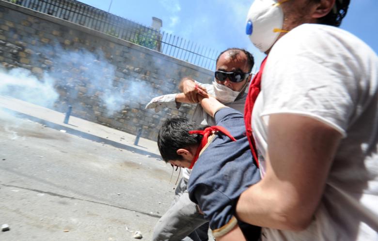 Syria calls on Turkish PM to resign over crackdown