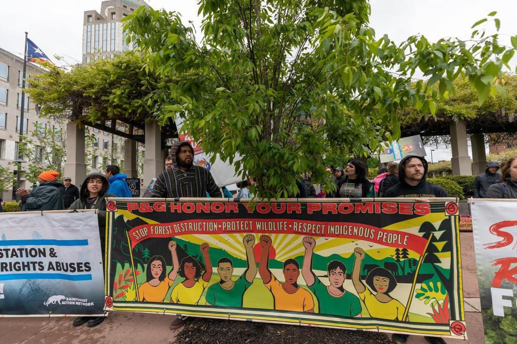 Indigenous people of Sumatra protest P&G deforestation at Ohio May Day