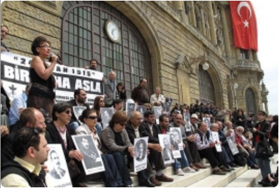 In Turkey, hundreds mark Armenian genocide