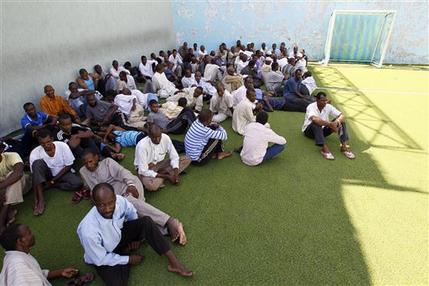 Libyan rebels round up black Africans, place them in detention camps