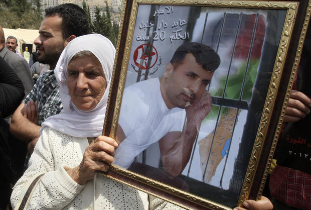 Hundreds of Palestinian prisoners on hunger strike