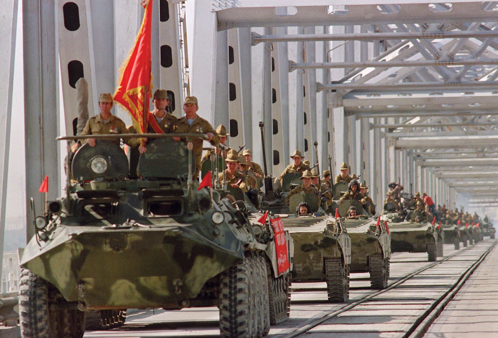 Taliban Warns US to Learn From Soviet Defeat