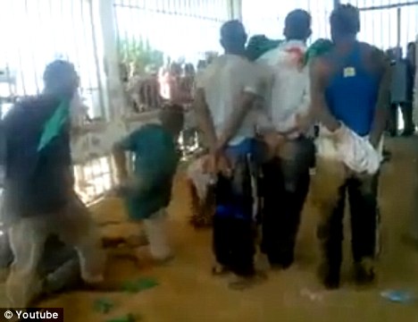 Black Africans Put in Zoo, Forced to Eat Libya’s Flag: Obama and NATO’s post-Gaddafi Libya
