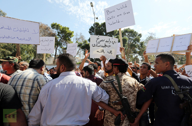 ‘No food, no drugs’: Libyan troops siege ex-Gaddafi stronghold