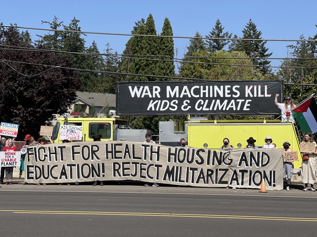 Oregon anti-war demonstrators oppose McMinnville Air Show