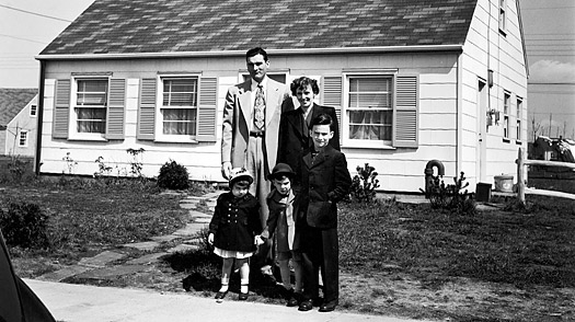 De-constructing the Middle Class Myth: Analysis of the Labor Aristocracy