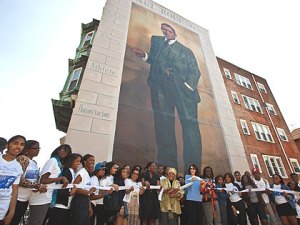 Paul Robeson Mural Restored, Rededicated on Activist’s 115th Birthday