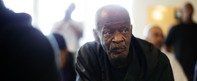 Los Angeles to join New York and 50 other U.S. cities with ban on feeding homeless people