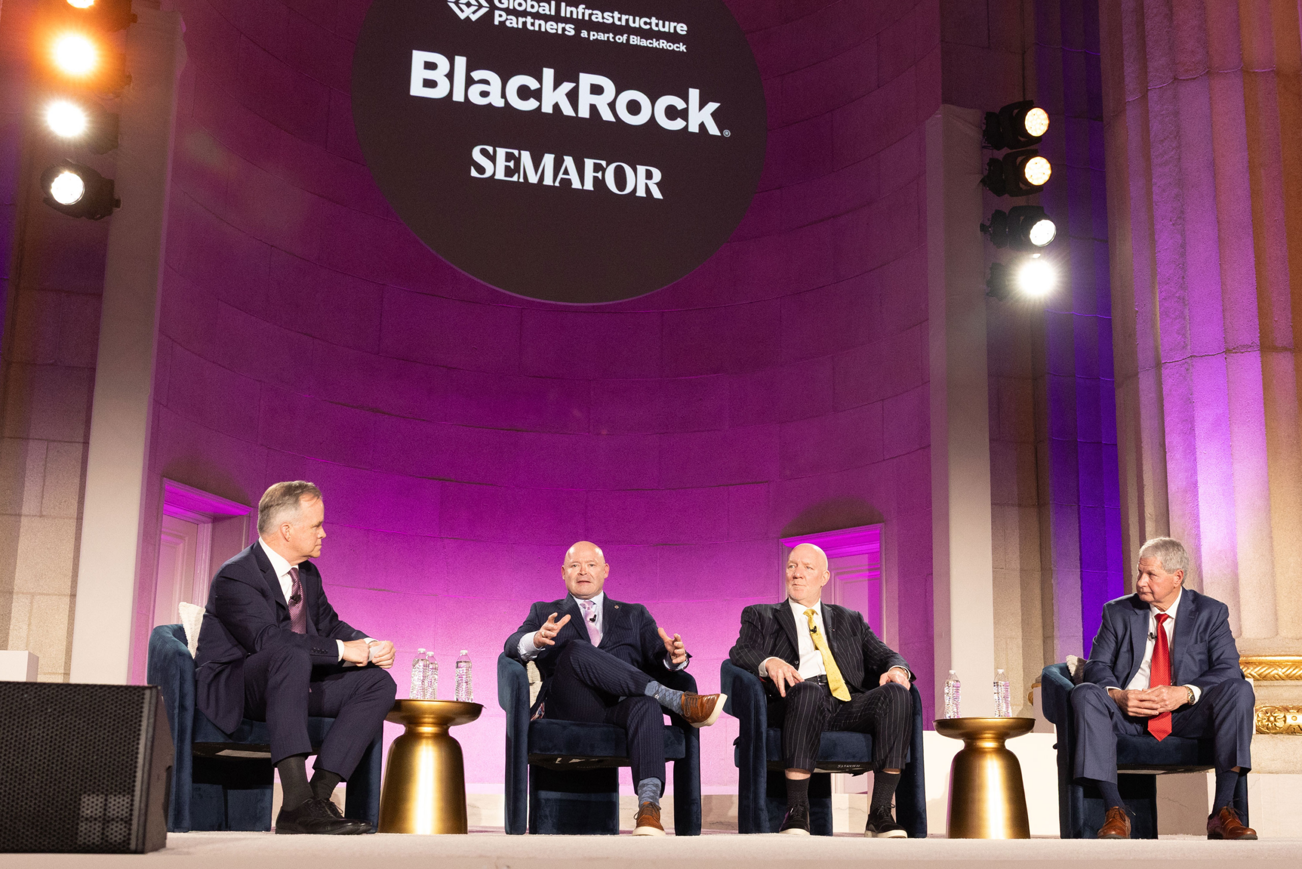 Union presidents betray workers, attend Blackrock-hosted A.I. summit